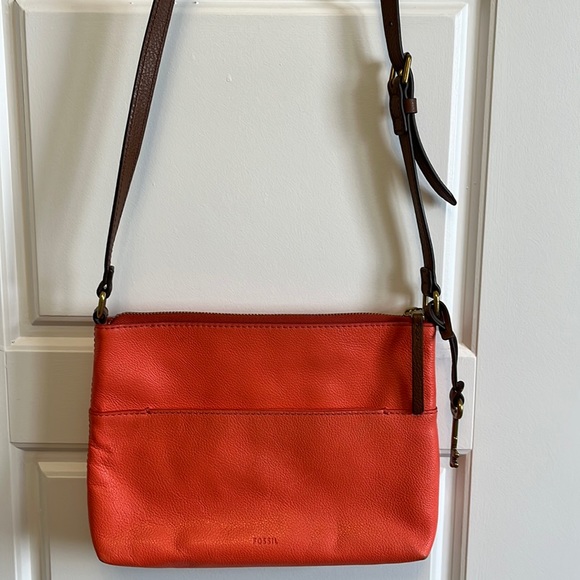 Leather Fossil cross body bag. - Picture 1 of 3